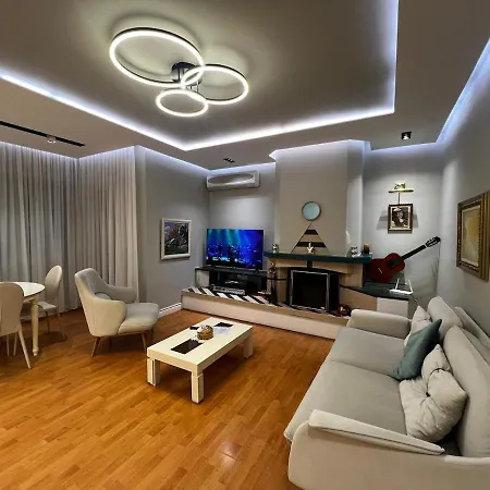 The Pebble Couch アパート ティラナ