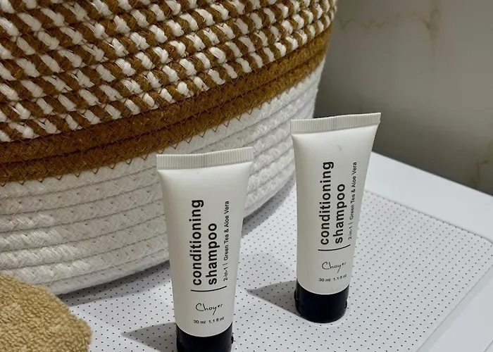 The Pebble Couch 地拉那